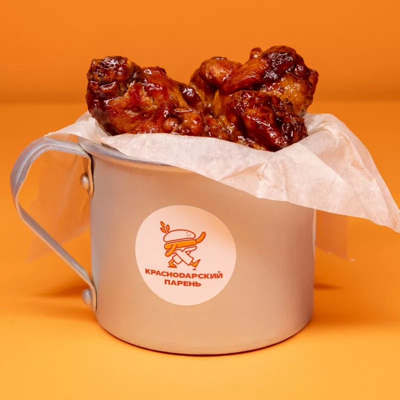 Жареные крылышки в соусе апельсиновый бальзамик